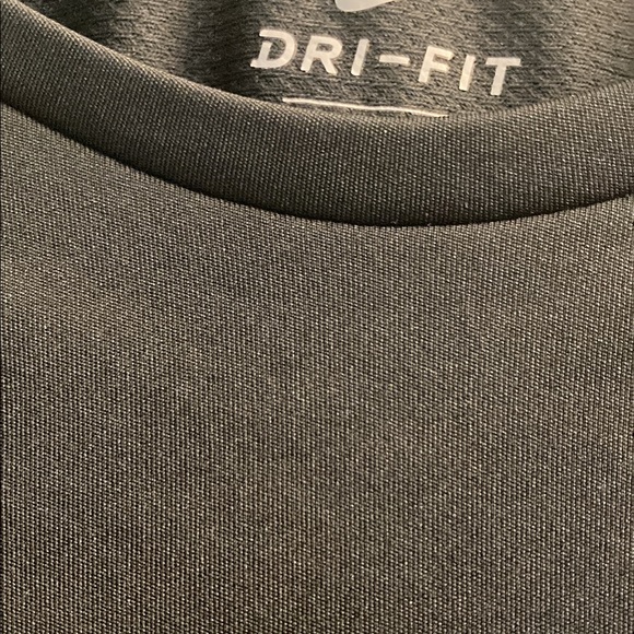 Nike Dri-Fit t-shirt - Picture 5 of 9